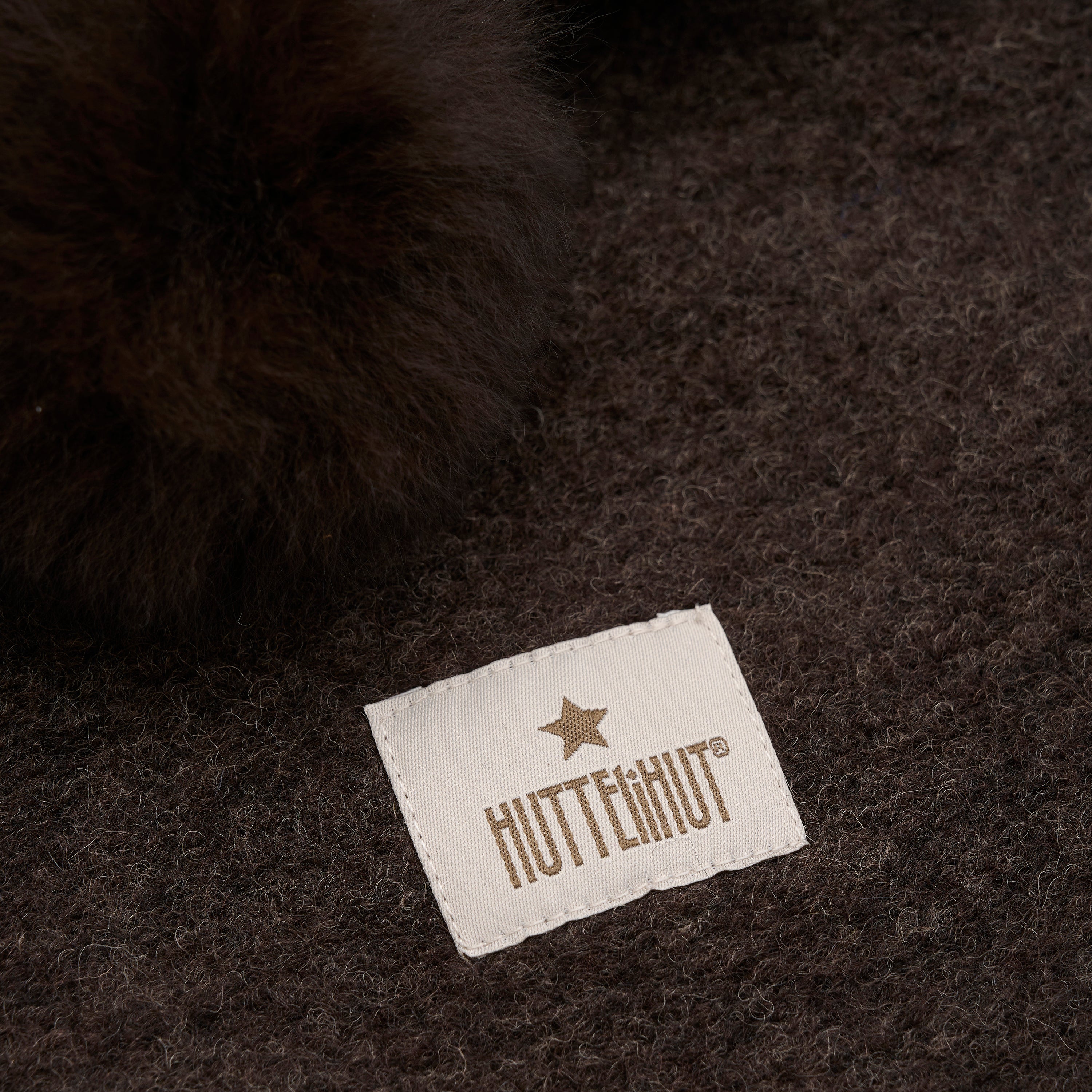 HUTTELIHUT / ELEFANTHUE MED ALPACA POMPOM - DARK BROWN MELANGE