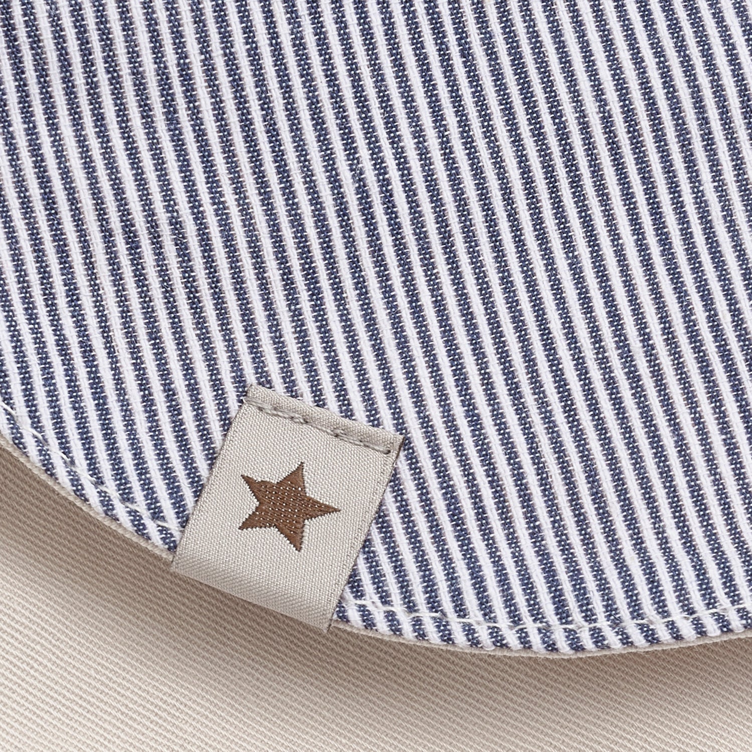 HUTTELIHUT / SOMMERHAT UPF 50+ STRIPE - BERING SEA - Mini Monde Copenhagen