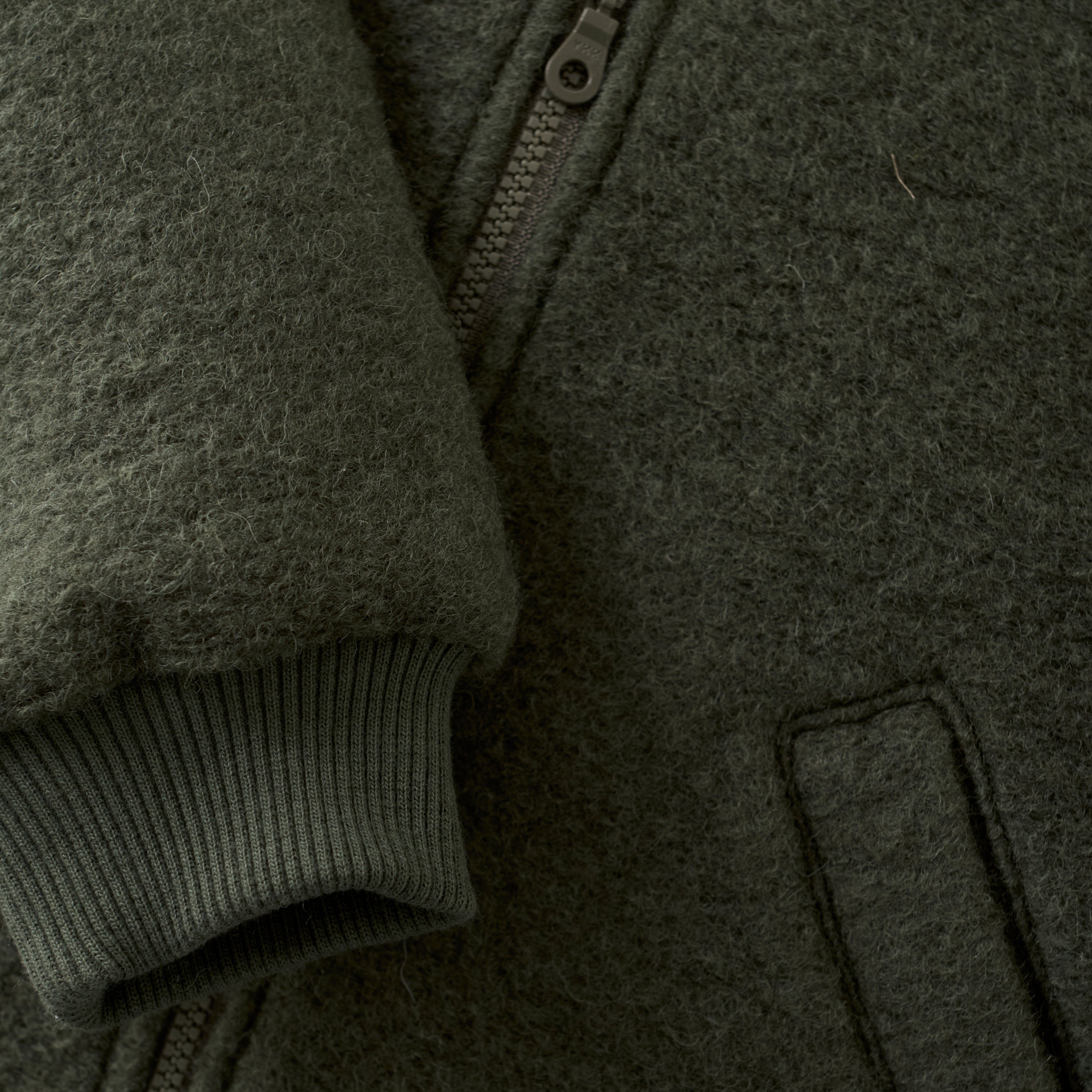 HUTTEliHUT / BOMBERJAKKE I MERINO ULD MED BOMULDSFOR - BEETLE