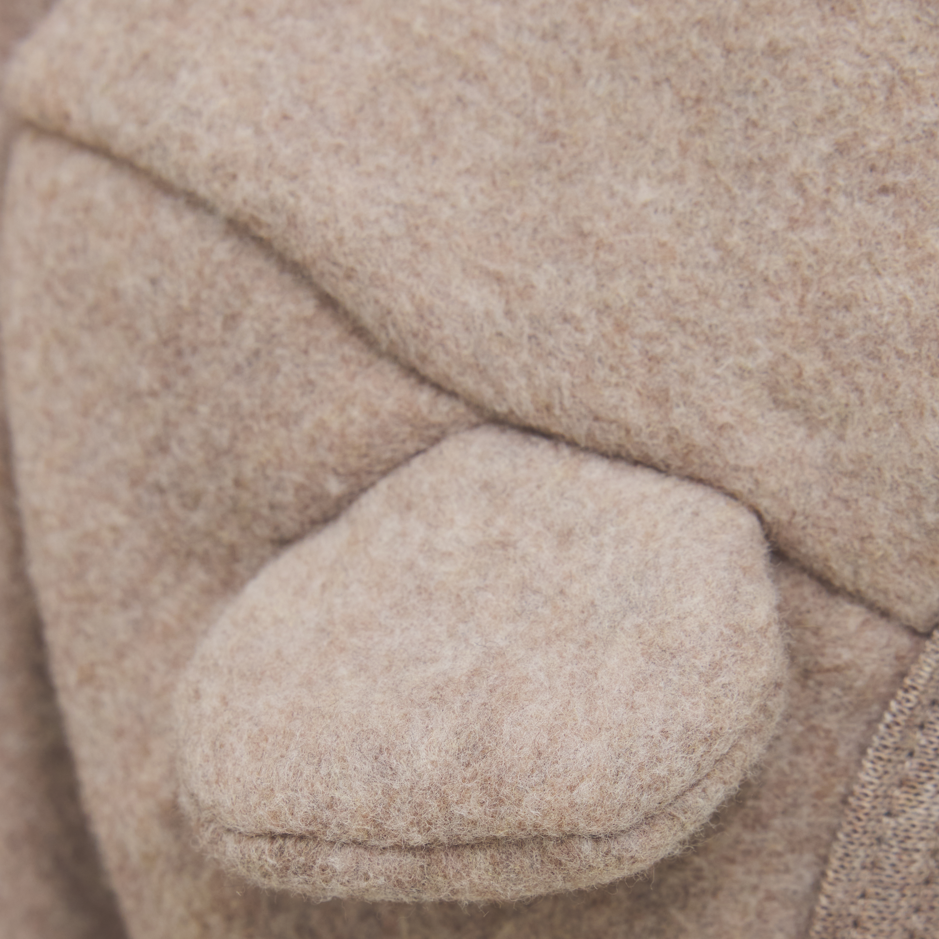 HUTTELIHUT / JAKKE MED BJØRNEØRER I BOMULDSFLEECE - SAVANNAH MELANGE