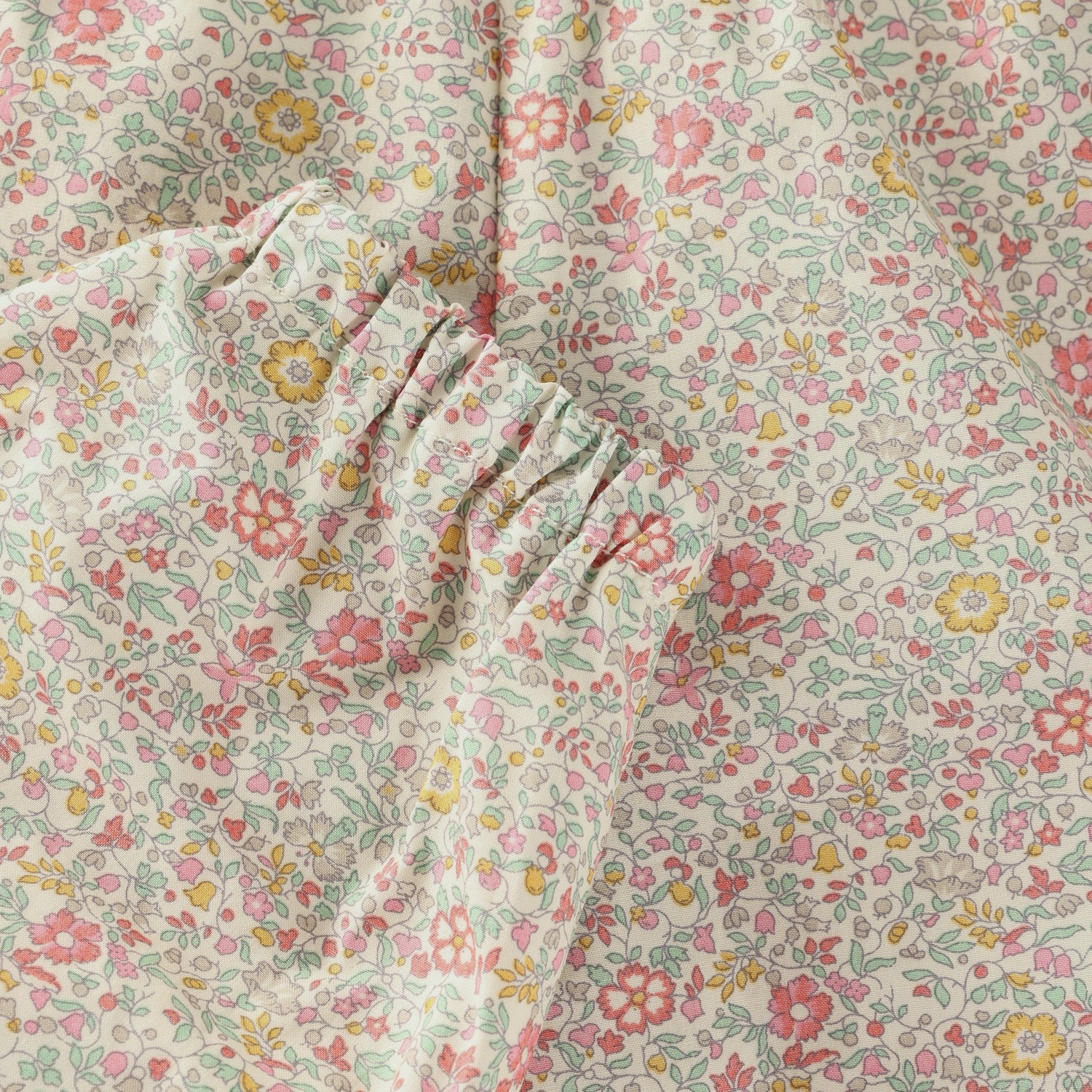 HUTTELIHUT / BUKSER I LIBERTY FABRIC - DOUBLE CREAM - Mini Monde Copenhagen