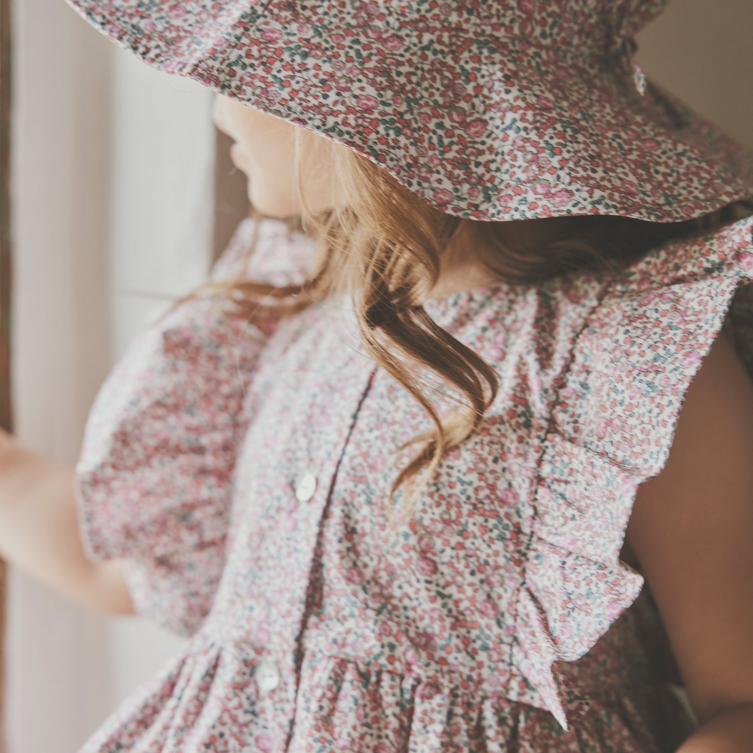 HUTTELIHUT / KJOLE I LIBERTY FABRIC - PLUMERIA - Mini Monde Copenhagen