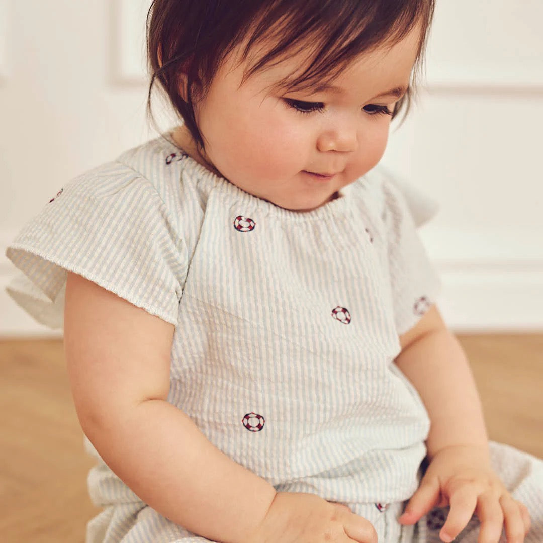 MÜSLI BY GREEN COTTON / SEERSUCKER STRIPE BLUSE BABY - TOFU/OCEAN/MINERAL RED