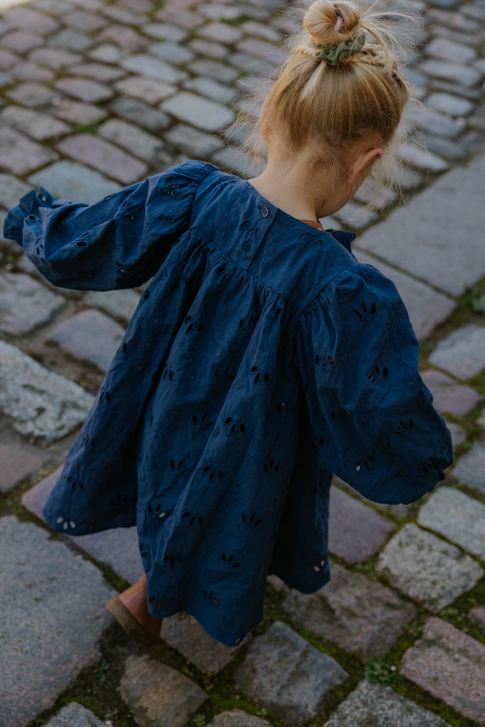 FLIINK / CAMMA SLØJFE KJOLE - INSIGNIA BLUE