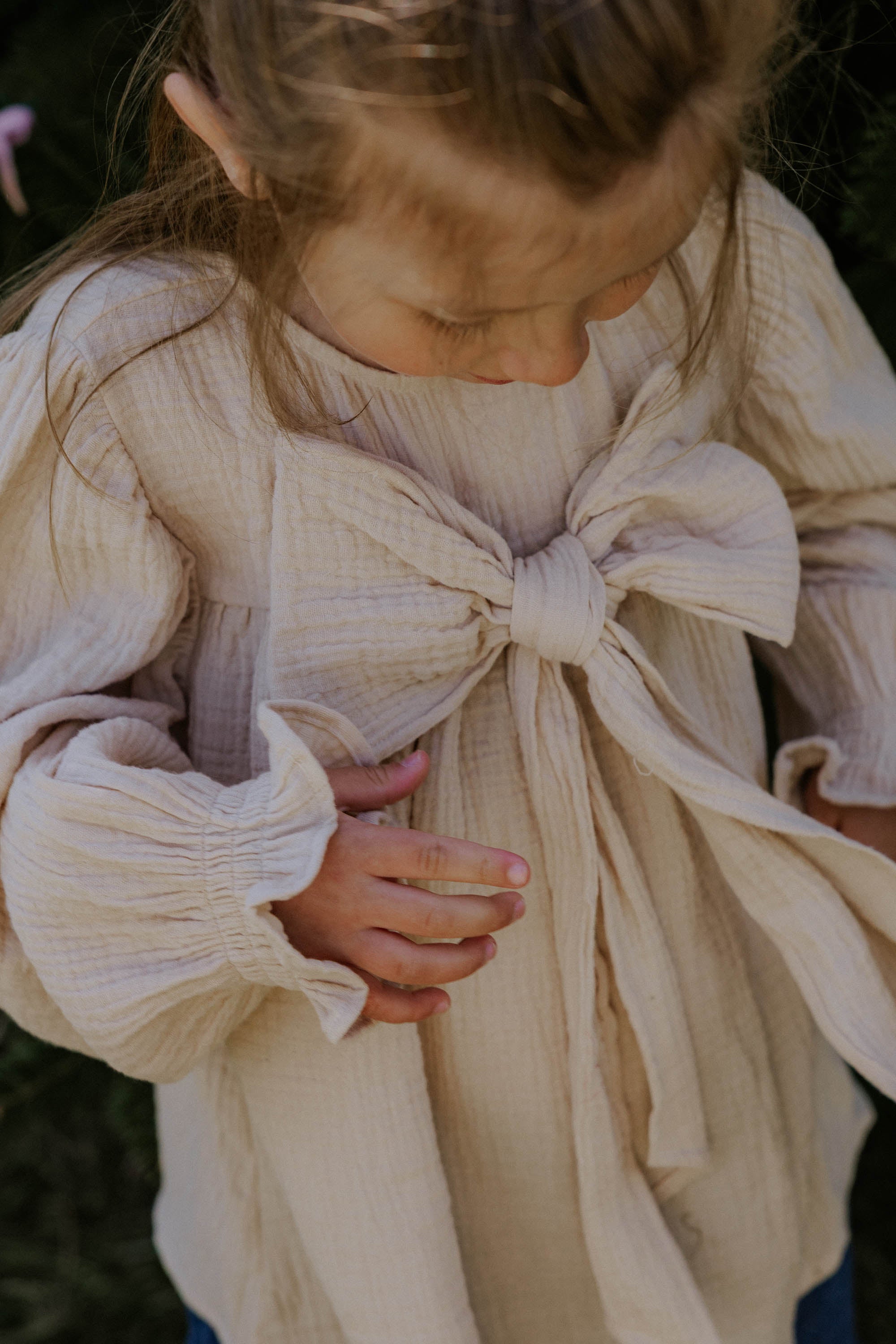 FLIINK / PACO BOW LS BLUSE - SANDSHELL