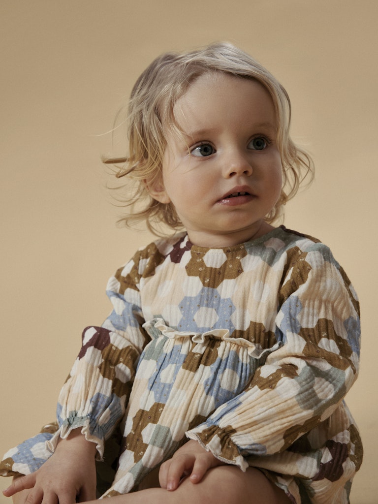 LIL’ ATELIER / TALIA LS LØS BODYKJOLE – COCONUT MILK