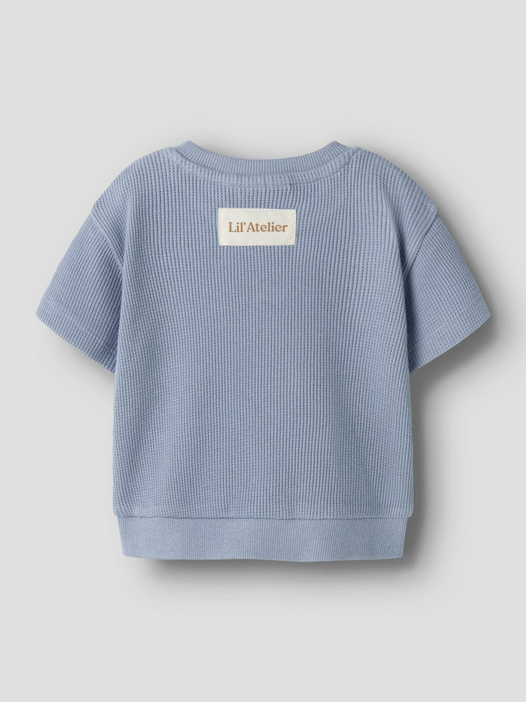 LIL’ ATELIER / HARUN SS LØS SWEAT - DUSTY BLUE
