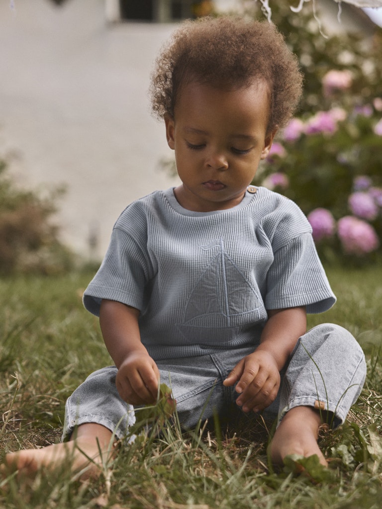 LIL’ ATELIER / HARUN SS LØS SWEAT - DUSTY BLUE
