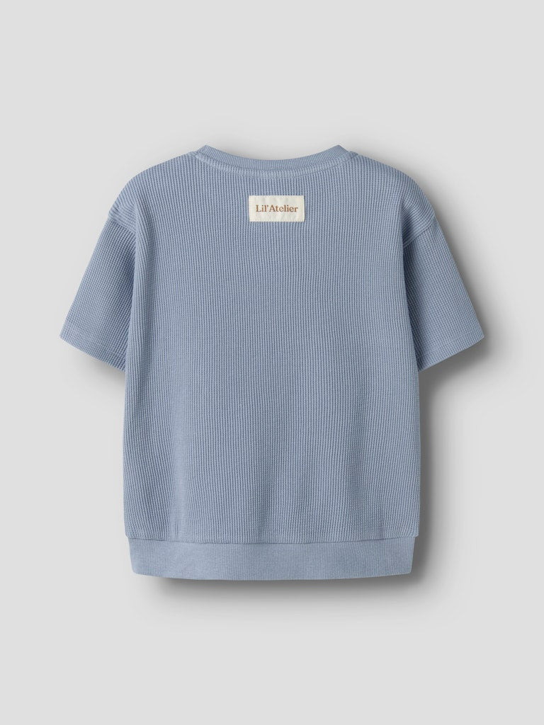 LIL’ ATELIER / HARUN SS LØS SWEAT - DUSTY BLUE