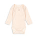 FIO Bodystocking i Tea Stripe Cameo – blød, økologisk babybody i ribstof med kuverthals og praktiske trykknapper.