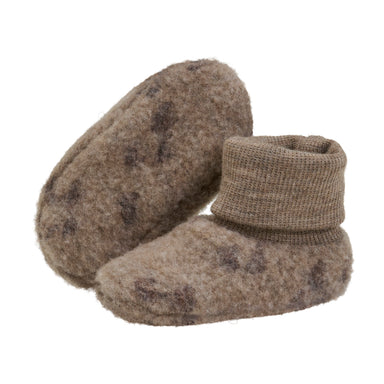 Huttelihut footies i Etherea – babyfutter i blød merinould fleece.