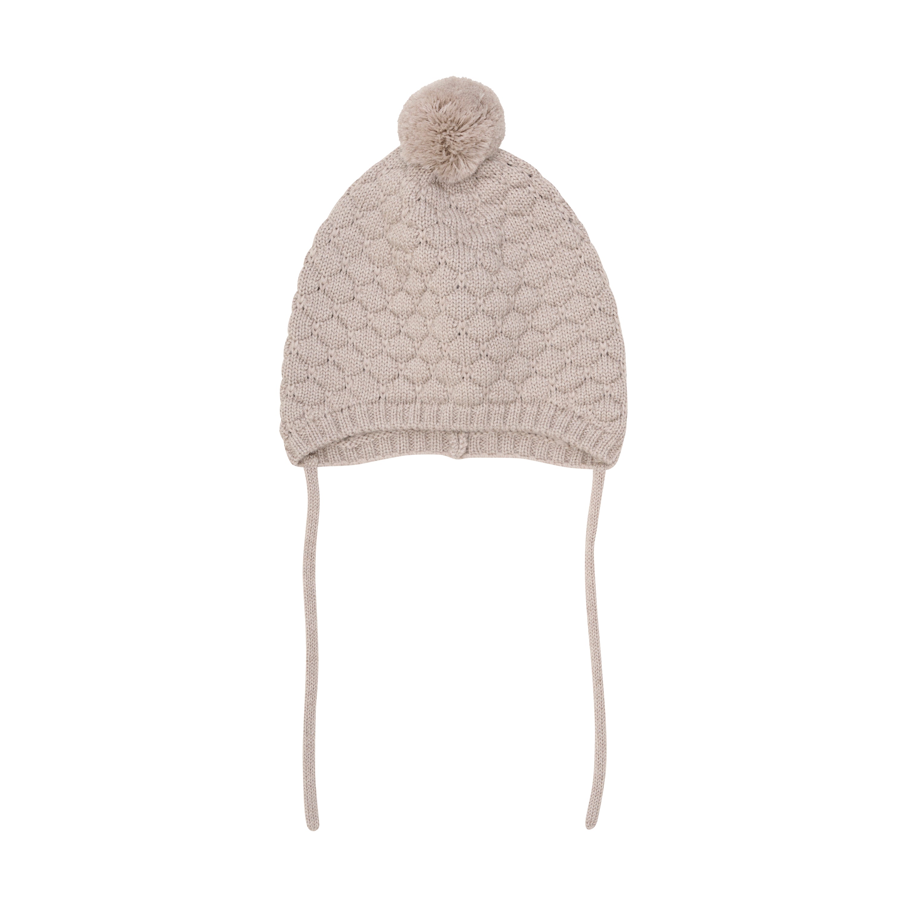 Baby iført Huttelihut hue i Camel Melange – varm vinterhue i blød merinould.