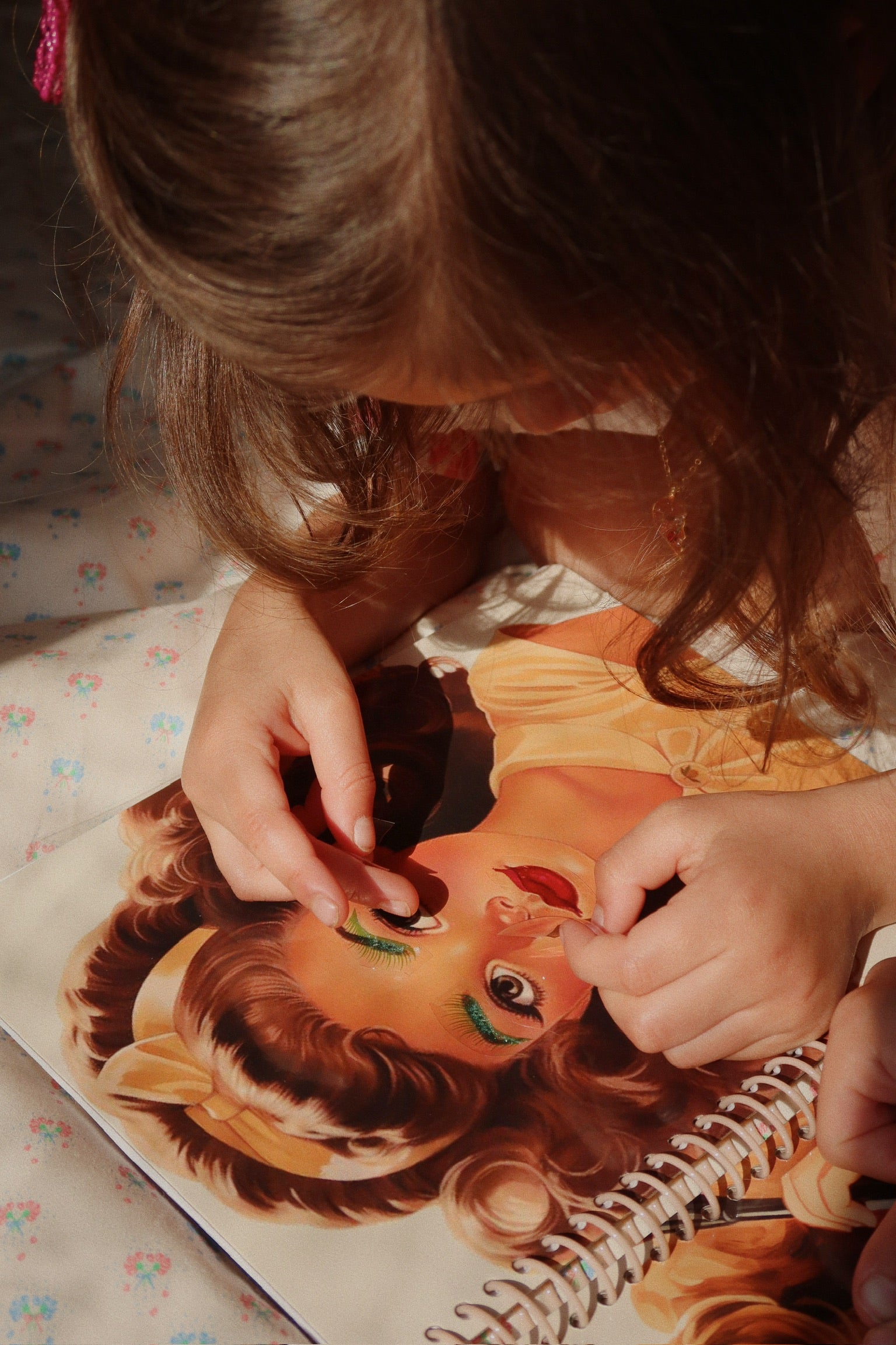 KONGES SLØJD / GLAM ME UP KLISTREMÆRKEBOG