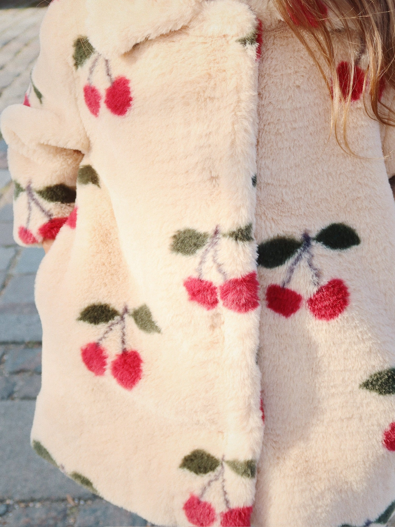 KONGES SLØJD / FUZZIE FRAKKE - GRANDE CERISE