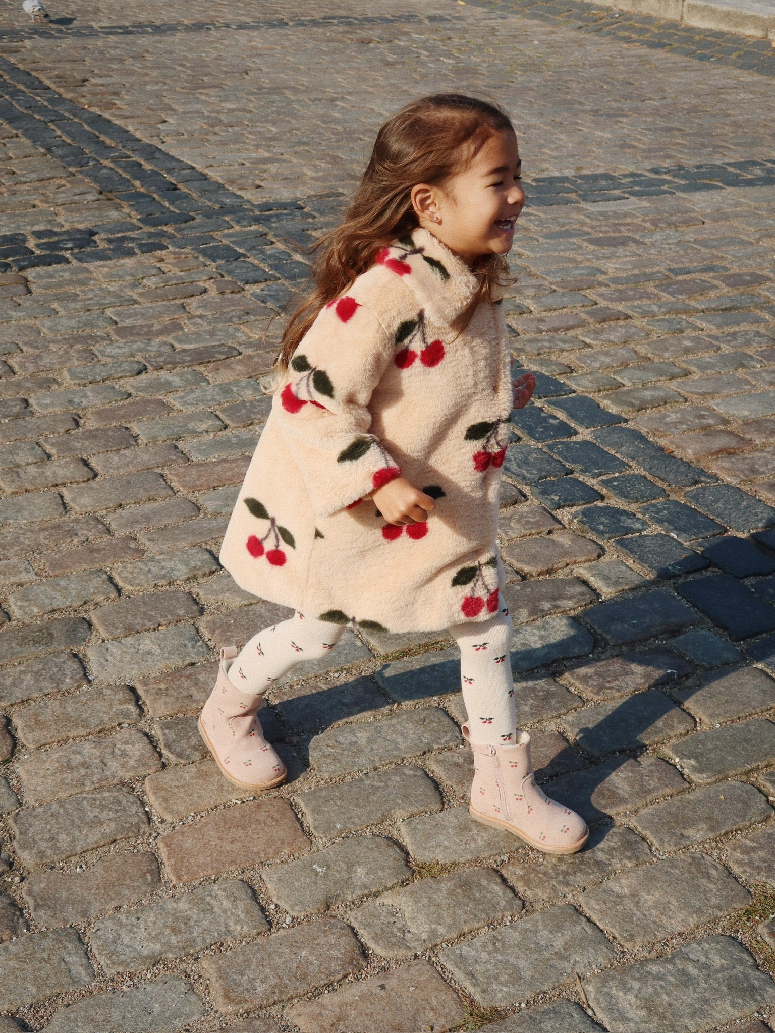 KONGES SLØJD / FUZZIE FRAKKE - GRANDE CERISE