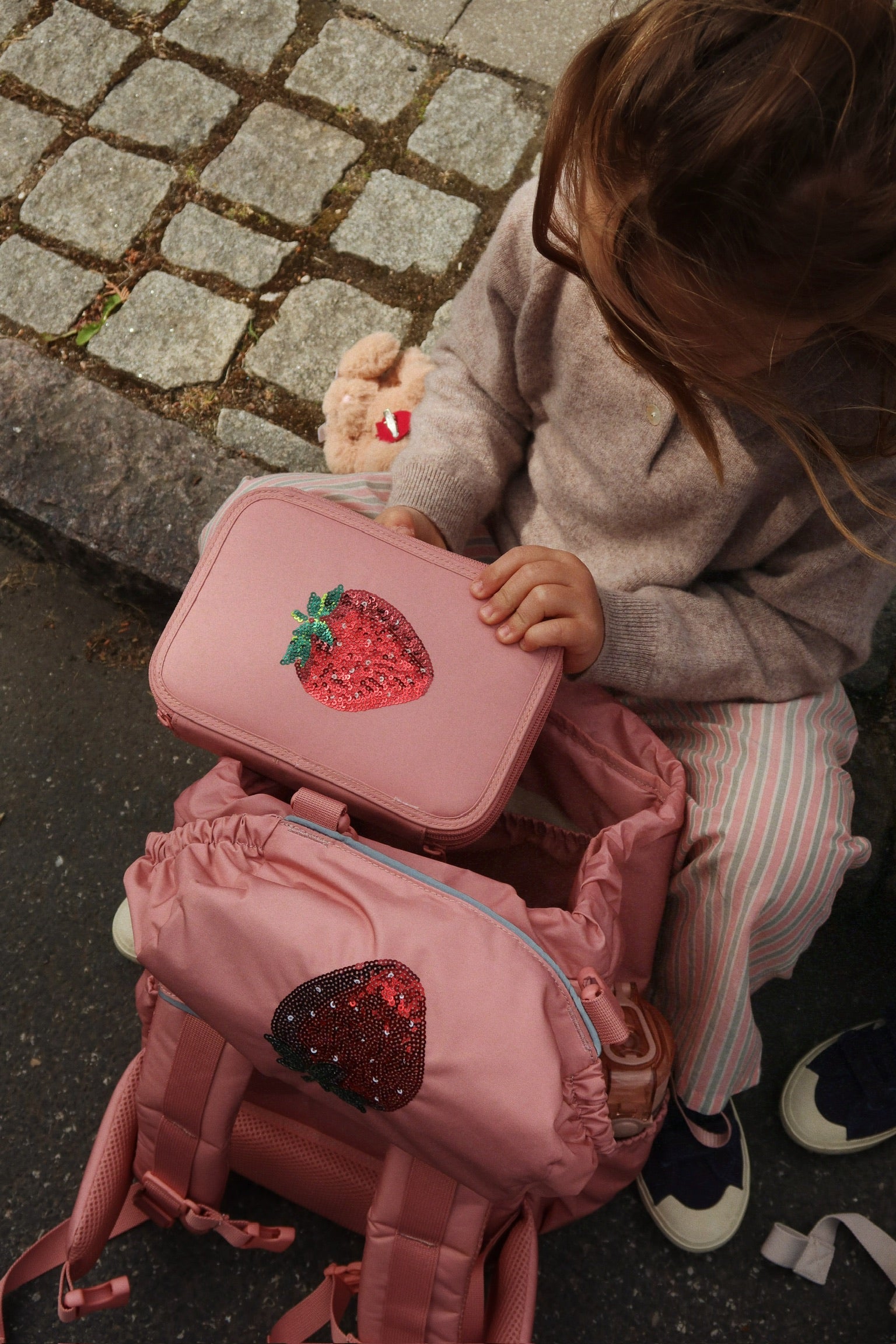KONGES SLØJD / CLOVER SKOLETASKE - ROSETTE